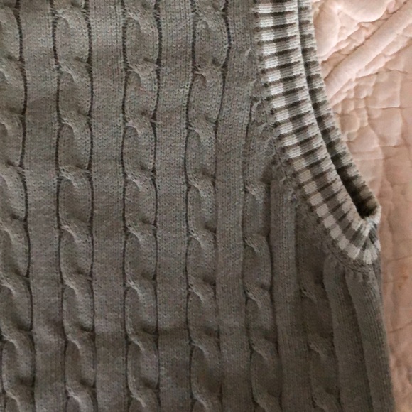 Brandy Melville 100% cotton cable knit vest in sage green with lighter stripe - Picture 5 of 7